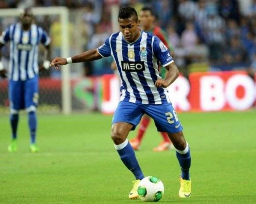 Alex Sandro đang chơi cho Porto (Bồ Đào Nha)